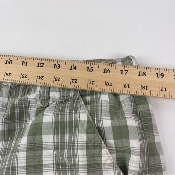 Wrangler Jeans Shorts Mens 36 Green White Plaid Flat Front Pockets - Picture 8 of 9